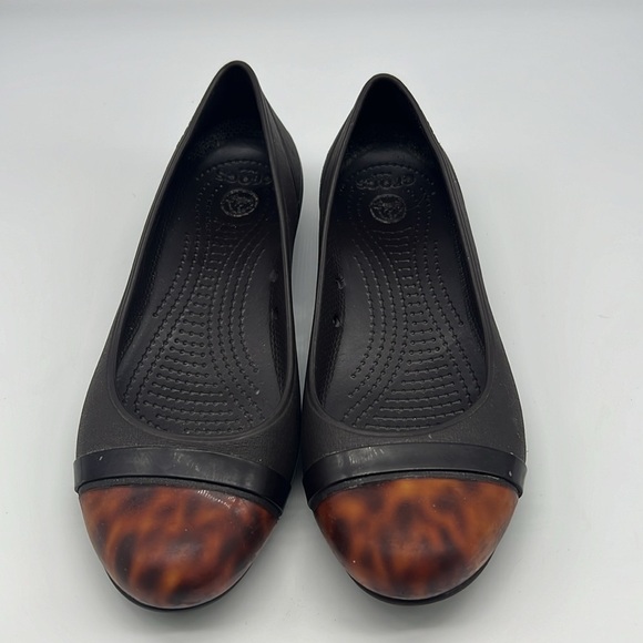Crocs - Maryjane Brown Turtle Toe Cap Slip On Brown Flats Size 7 - Picture 2 of 11